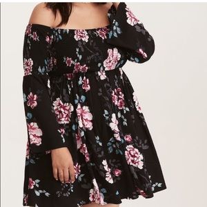 Torrid off the shoulder Smocked dress size 1 Used